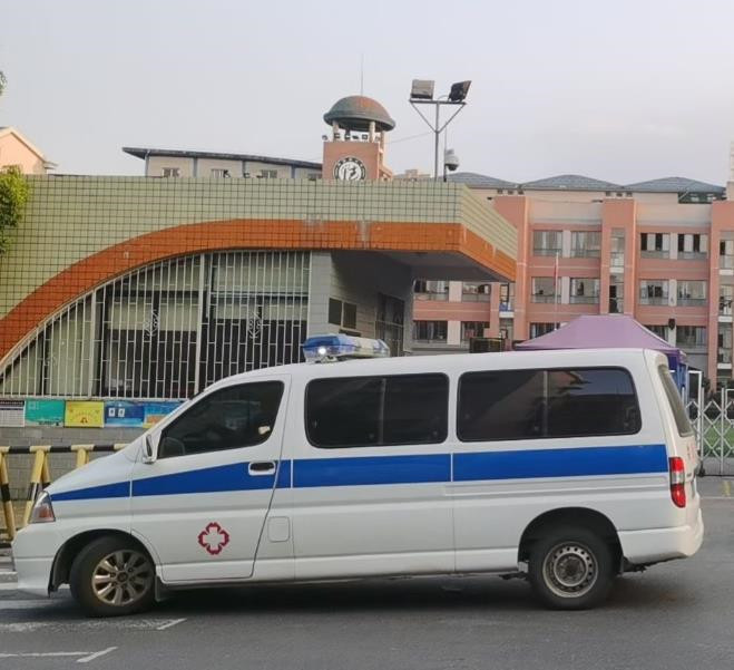 福州救护车出租护送骨折病人一公里多少钱